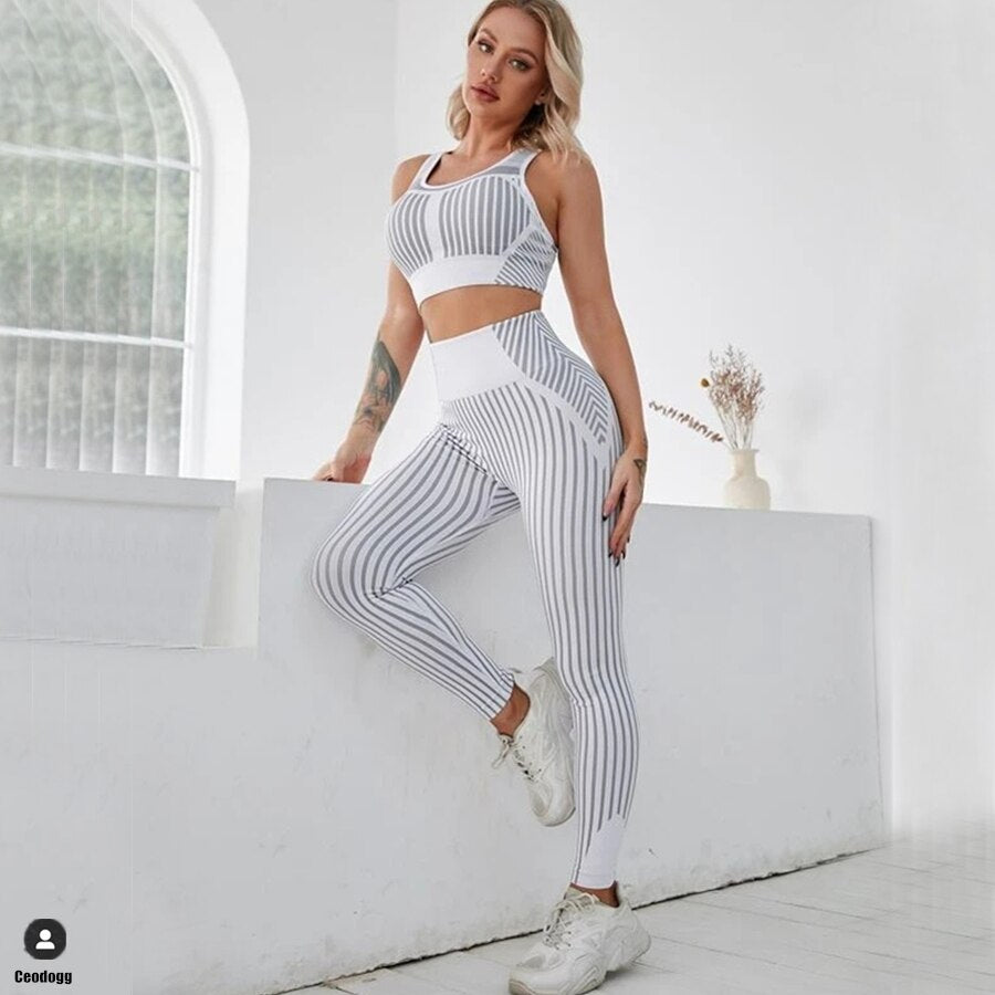 2023 Pad Stripe Seamless Yoga Set Women Fitness Clothing Sportswear